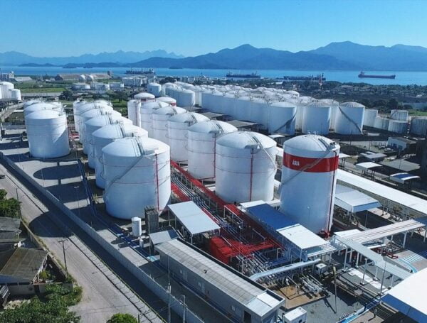 Nova posição de armazenamento de combustíveis no Porto de Paranaguá